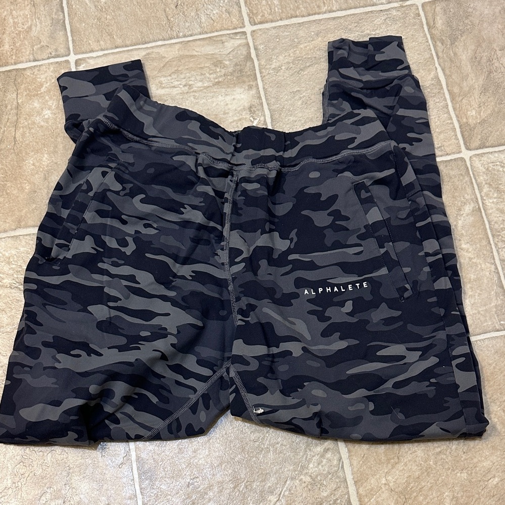 Alphalete Dark Camo Pants